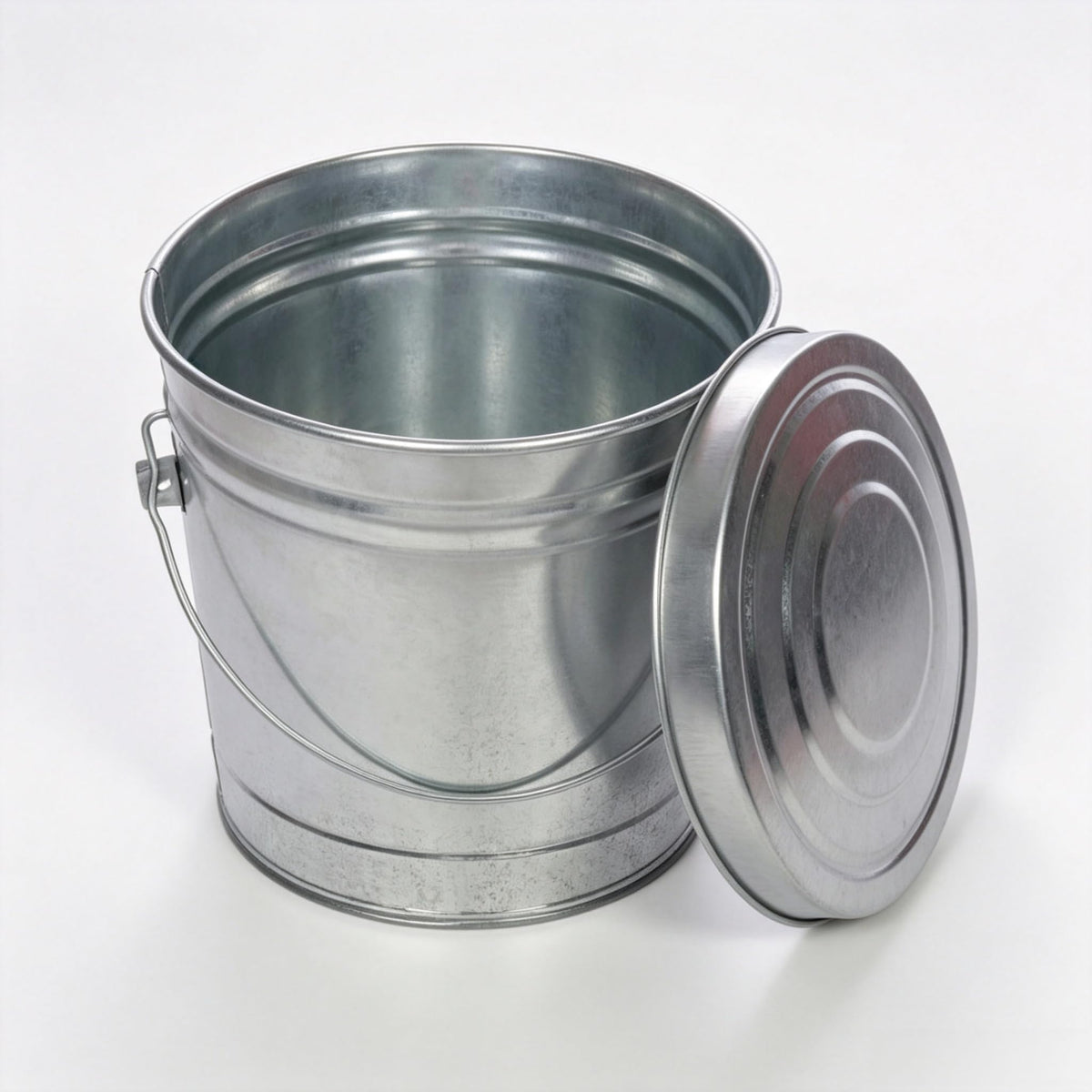 6 Gallon Galvanized Steel Storage Can with Locking Lid P58413